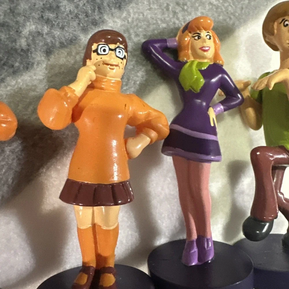 Scooby Doo, Chess   Rook/ Queen/ knight  Lot of  4  Cartoon Network ! Halloween